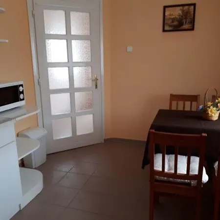 Διαμέρισμα Lusti Apartman
