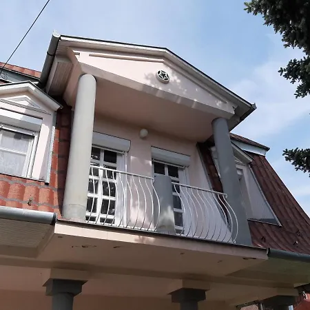 Lusti Apartman Διαμέρισμα *
