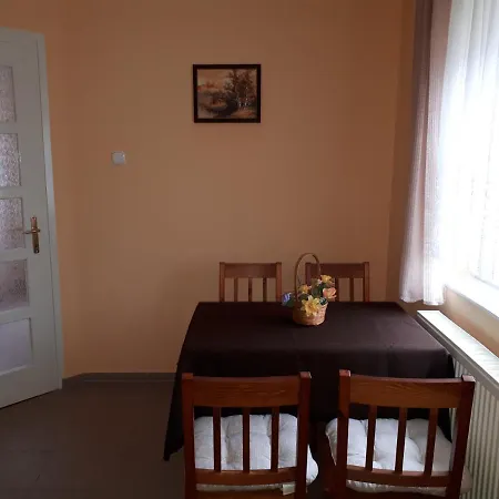 Lusti Apartman *