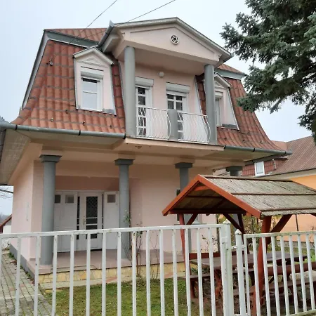 Lusti Apartman Διαμέρισμα *